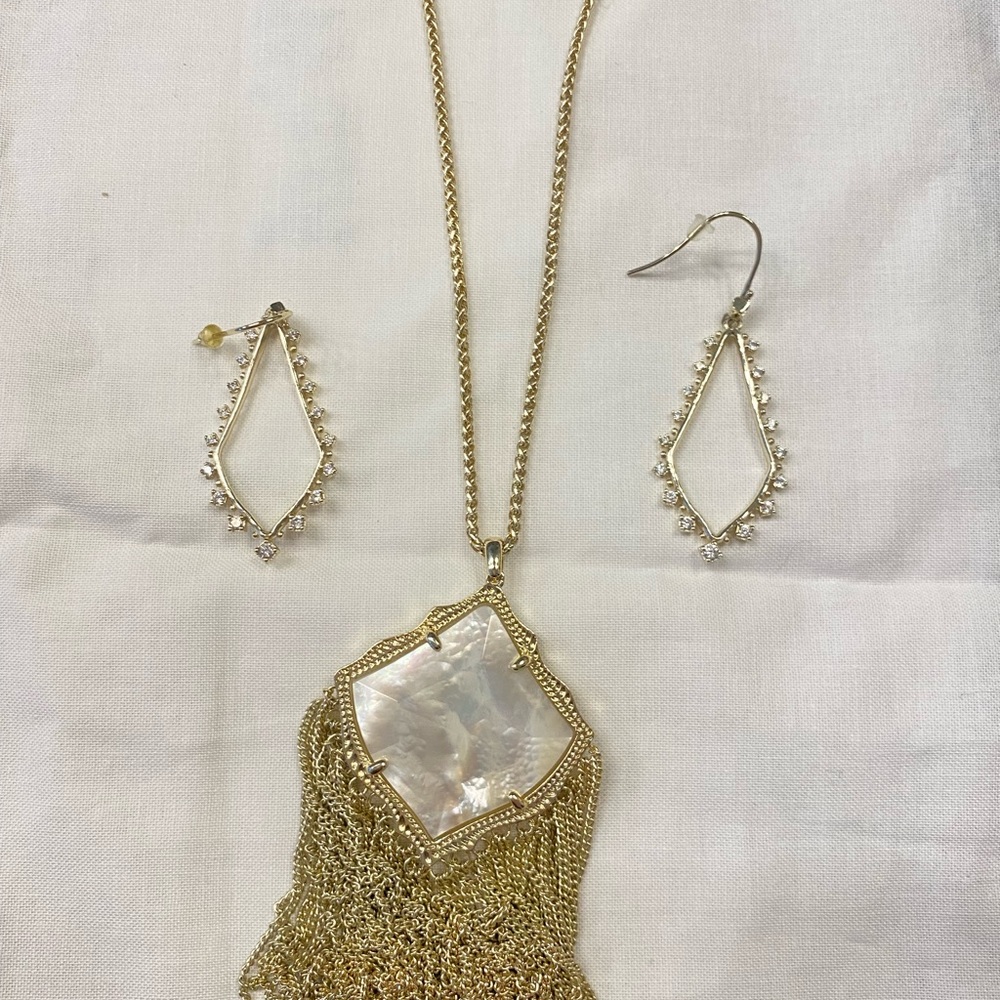 Earrings and necklace set